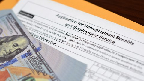 Por qué el seguro de desempleo en Estados Unidos se ha demorado para sus beneficiarios