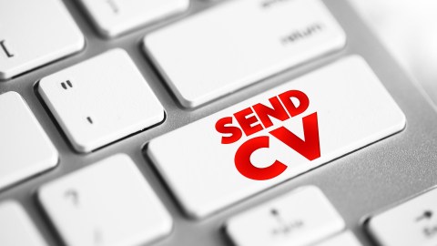 Qué es el rage-applying, nueva tendencia entre los trabajadores estadounidenses