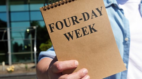 semana laboral de cuatro dias