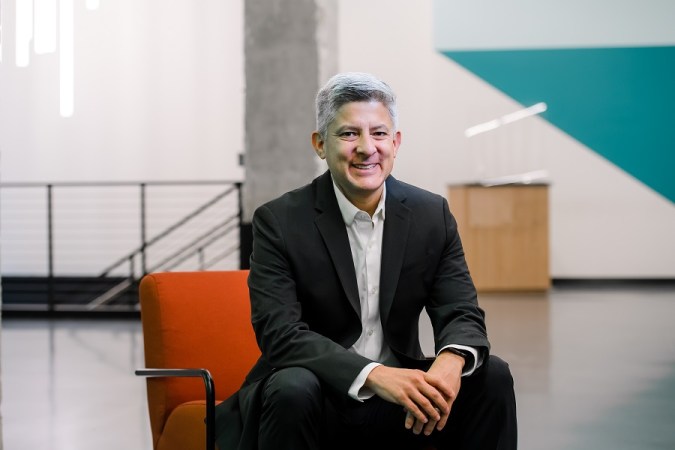 Victor Reinoso, Amazon