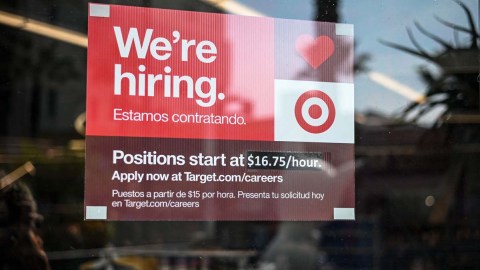 Un amplio número de estadounidenses tiende a rechazar una oferta laboral cuando no se ajusta al dinero que acostumbra ganar