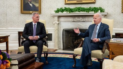 Kevin McCarthy y Joe Biden, techo de deuda