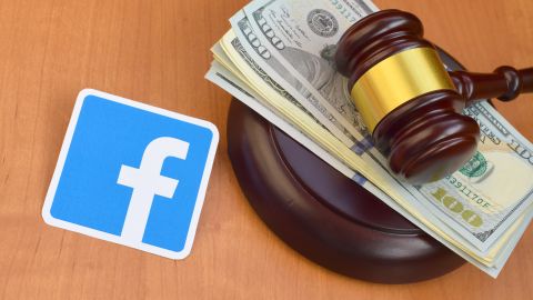 Dinero demanda de Facebook