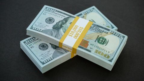 $2,000 dólares