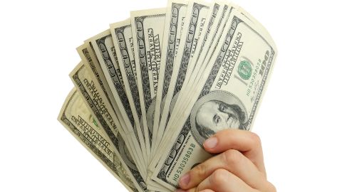 Cheque de más de $5,000 dólares