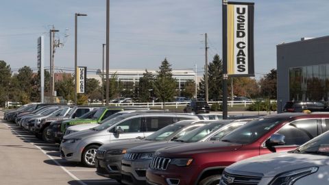 Estudio iSeecars autos nuevos vs casi nuevos
