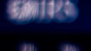 Fotografía del sitio web del IRS en un teléfono móvil.