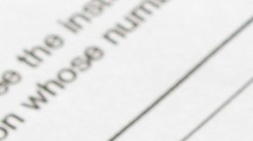 Primer plano del formulario W-4, Certificado de Retenciones del Empleado.