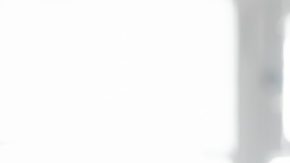 Mujer preocupada por su reembolso de impuestos del IRS.