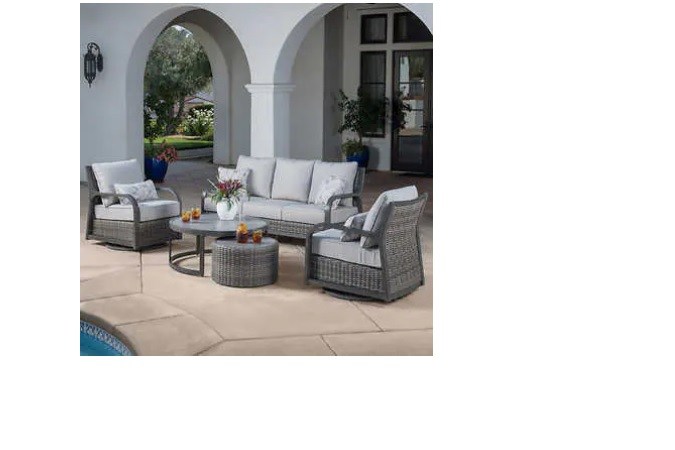 Sala para exteriores de Costco.