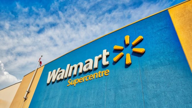 Fachada de una tienda Walmart en Toronto, Canadá.
