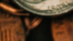 Monedas estadounidenses en primer plano.