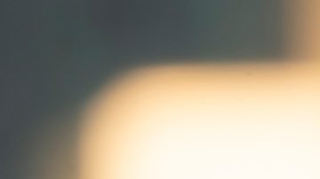 Los iconos de las aplicaciones Walmart, Target y Amazon se ven en un iPhone.