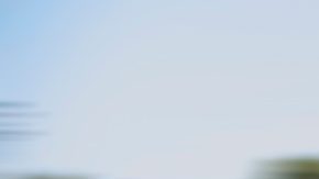 Camión de correo del Servicio Postal de Estados Unidos (USPS) en camino a realizar sus entregas.