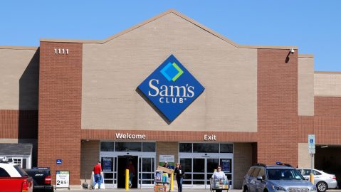 Fachada de una tienda Sam's Club.