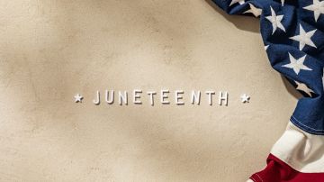 Juneteenth, feriado federal de los Estados Unidos, con bandera de EE.UU.