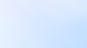 Alcancía en la playa, para representar las actividades de verano que influyen en tu declaración de impuestos.