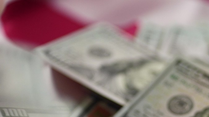 Dólares con la bandera estadounidense