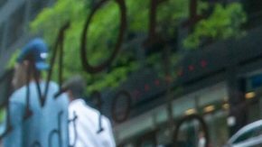 Un clásico sándwich de pollo Chick-Fil-A y un sándwich de pollo picante en un restaurante Chick-Fil-A en Nueva York.