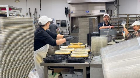 Una vista del departamento de panadería, vista en una tienda local de Costco.