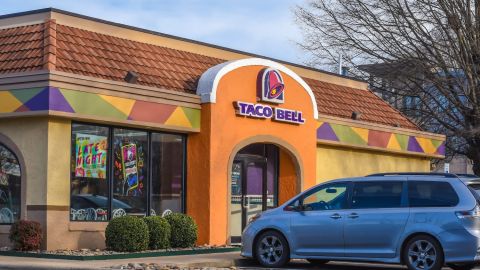 Fachada de un local de Taco Bell en Charlotte, NC, EE.UU.