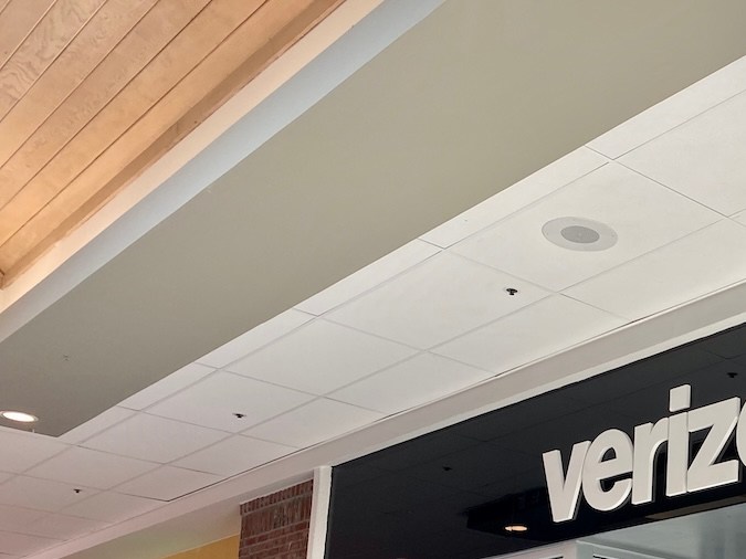 Tienda de Verizon dentro de un centro comercial en Savannah, Georgia.