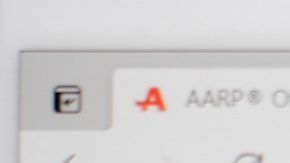 Página web de AARP, organización no partidista y sin fines de lucro con beneficios para miembros que se centran en cuestiones que afectan a las personas mayores de cincuenta años.