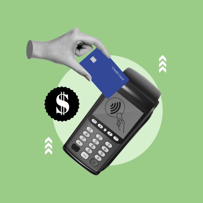 Pago con tarjeta de crédito débito, terminal bancaria, mano con tarjeta de crédito débito.