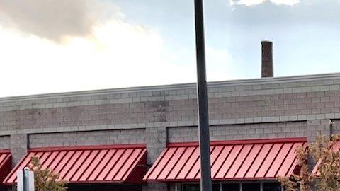 Tienda Costco con carrito de compras en Chicago.
