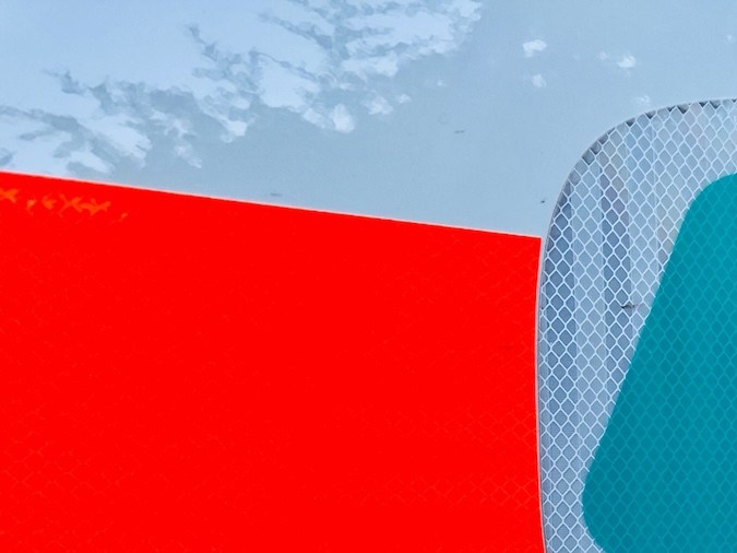 Letrero de CalTrans en una camioneta, Departamento de Transporte de California.