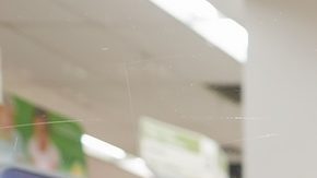 Tienda Walgreens de noche.