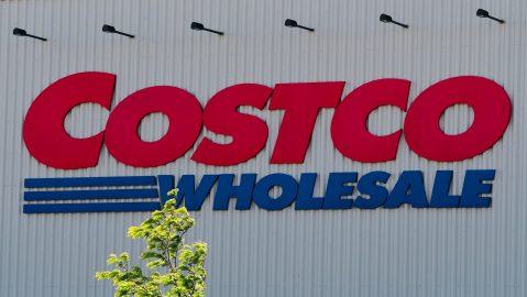 Exterior de la tienda minorista Costco Wholesale.