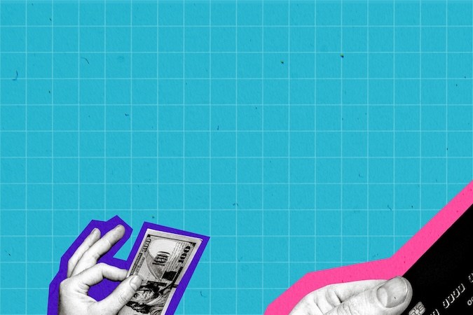 Collage de fotografías compuestas de personas que sostienen variantes de pago, como las tarjetas de crédito y el efectivo.