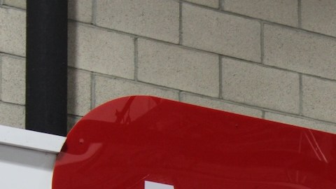 Anuncio en Costco que muestra el costo de las membresías.