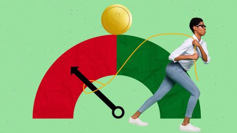 Plantilla de ilustración de collage de fotografías creativas de una joven trabajadora que tira de una flecha para obtener más ingresos, fondo de dibujo aislado.