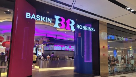Vista frontal de la tienda Baskin-Robbins en el centro comercial The Exchange TRX, Malasia.