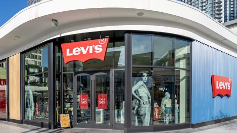 Una tienda Levi en el centro comercial Westfield Century City en Los Ángeles, CA, EE.UU.
