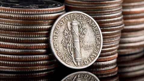 Reverso de la moneda estadounidense de diez centavos Mercury de 1940 con la cabeza de la Libertad alada.