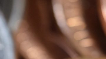 Pila de monedas estadounidenses de 1 centavo, 5, 10, 25 centavos, cuarto y un dólar.