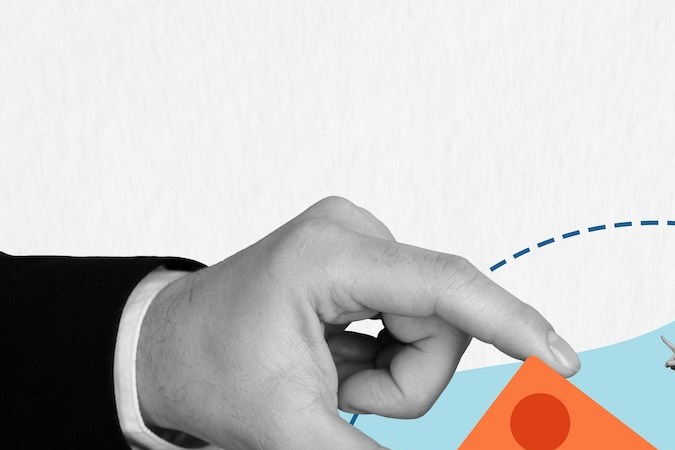 Collage de tendencias creativas de un hombre empresario divertido corriendo apurado con una tarjeta de crédito en la mano, ganando dinero, concepto de cartelera, cómics, zine minimalista.