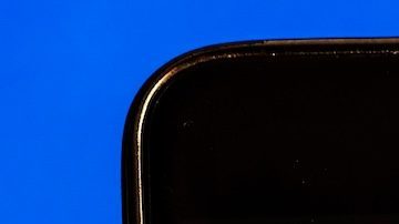 El logotipo de General Motors se muestra en un teléfono inteligente.