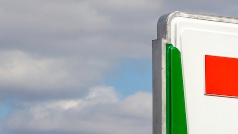 Primer plano del letrero de 7 ELEVEn en Washington D.C., EE.UU.