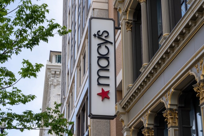 Un letrero de una tienda Macy's en el edificio del City Creek Center en Salt Lake City, Utah, EE.UU.