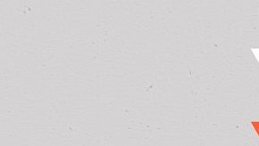 Collage de arte creativo compuesto de manos que sostienen un terminal de punto de venta con servicio NFC para pago con tarjeta de crédito sin efectivo aislado sobre fondo pintado.