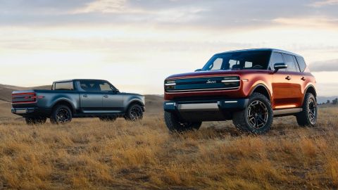 SUV Scout Traveler y la pick up Scout Terra