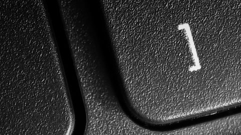 Botón de texto de teoría de juegos en el teclado, fondo conceptual.