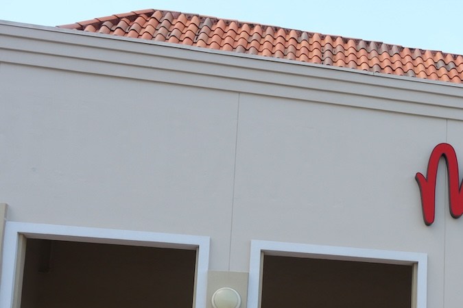 Los miembros de equipo de Michaels brindan un servicio al cliente amigable, ayudan a los clientes a comprar en la tienda y a encontrar lo que buscan.