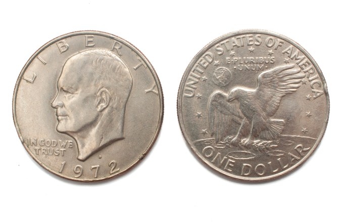 Las monedas de $1 dólar de 1972 están compuestas de 75% cobre y 25% níquel sobre un centro de cobre puro.