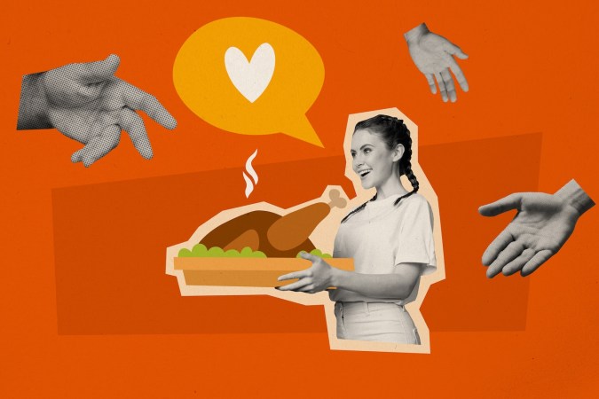 Si tu cena de Thanksgiving es para pocas personas, puedes optar por pechuga de pavo o una pierna de pavo, para no gastar tanto.