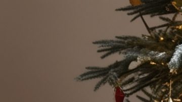 Dollar Tree tiene una amplia oferta de decoraciones navideñas a un precio muy bajo.